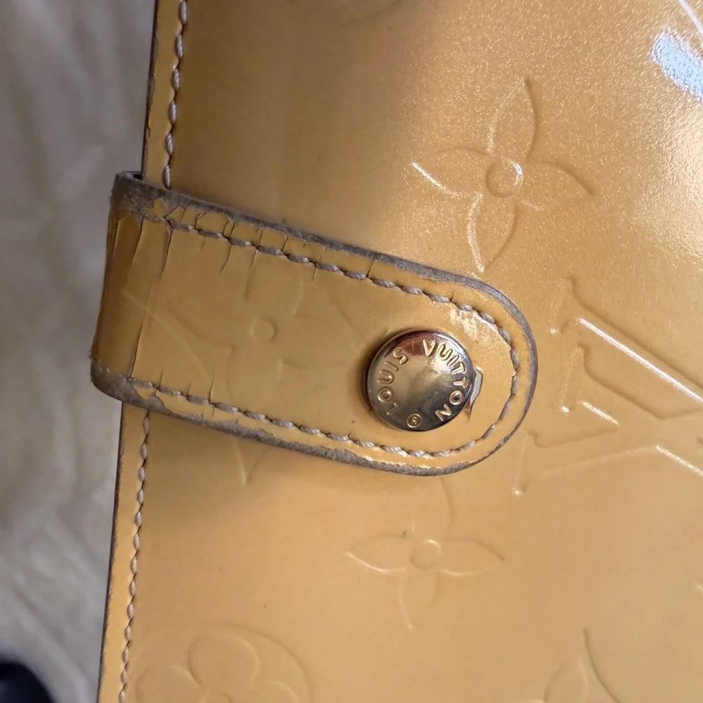 Louis Vuitton Yellow Monogram Vernis Wallet - Picture 4 of 16